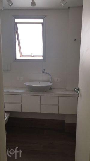 Image 7 - 880435