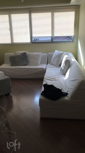 Image 9 - 880435