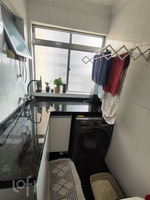 Image 9 - 880436