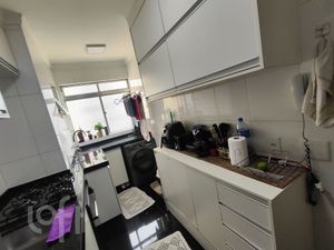 Image 8 - 880436