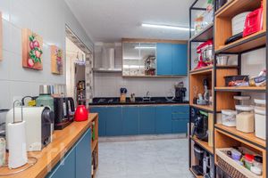 Image 26 - 880438