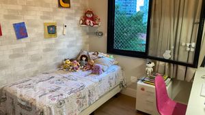 Image 8 - 880456
