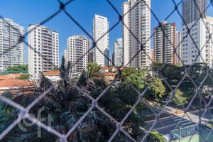 Image 6 - 880456