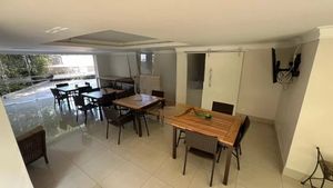 Image 19 - 880458