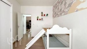 Image 11 - 880463