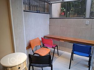Image 21 - 880464