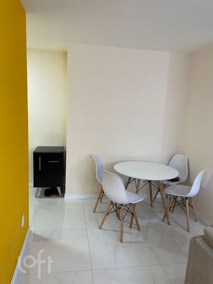 Image 4 - 880466