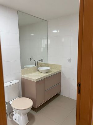 Image 11 - 880466