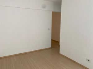 Image 7 - 880475