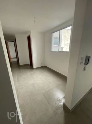 Image 6 - 880477