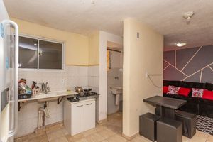 Image 19 - 880483