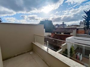 Image 12 - 880487