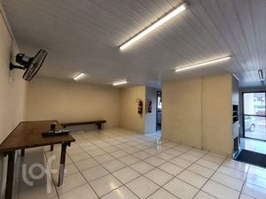 Image 32 - 880488