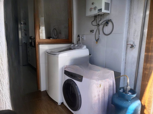 Image 7 - 880494