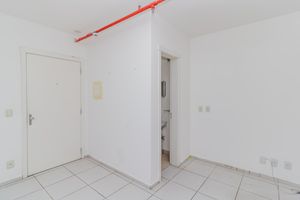 Image 10 - 880499