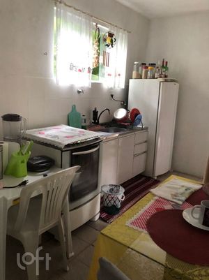 Image 28 - 880501