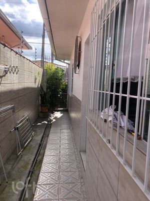 Image 5 - 880501