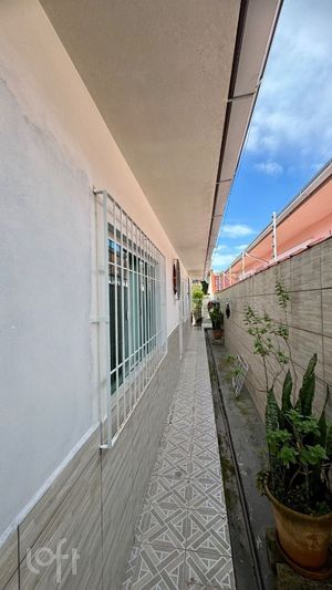 Image 6 - 880501