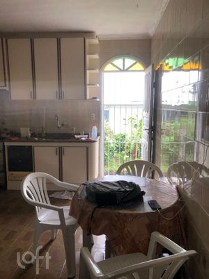 Image 21 - 880501