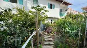 Image 17 - 880501