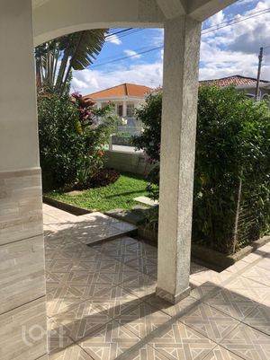 Image 8 - 880501