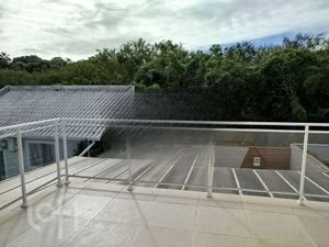 Image 16 - 880505