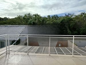 Image 18 - 880505