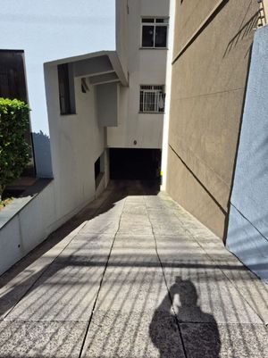 Image 19 - 880508