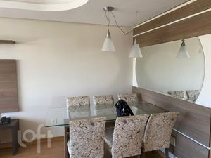 Image 7 - 880510