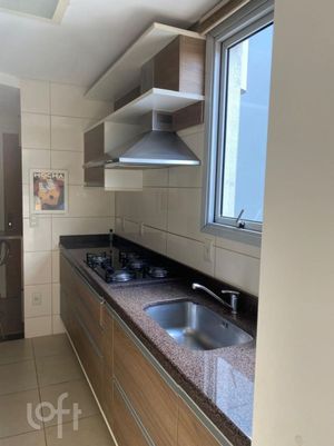 Image 10 - 880510