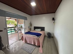 Image 9 - 880521