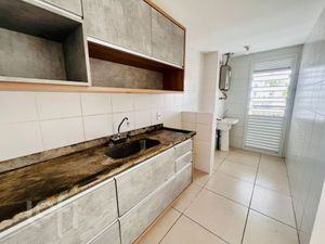 Image 4 - 880525