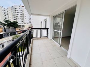Image 6 - 880525