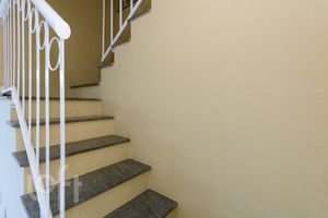 Image 13 - 880528
