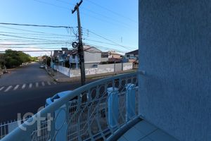 Image 19 - 880528