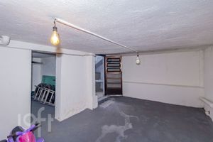 Image 48 - 880529