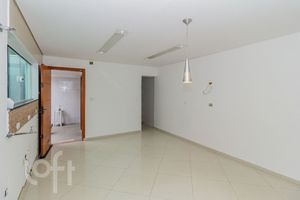 Image 6 - 880529