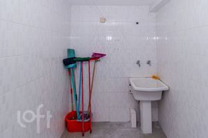 Image 34 - 880529
