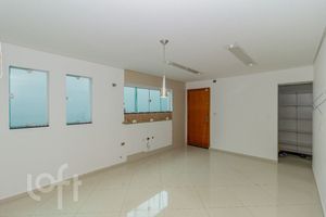 Image 4 - 880529
