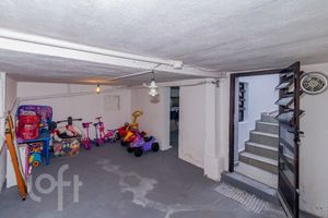 Image 47 - 880529
