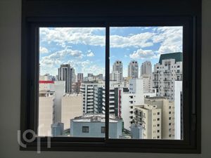 Image 7 - 880530