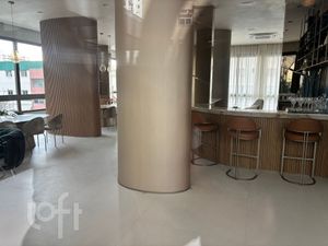 Image 15 - 880530
