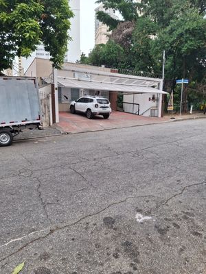 Image 9 - 880544