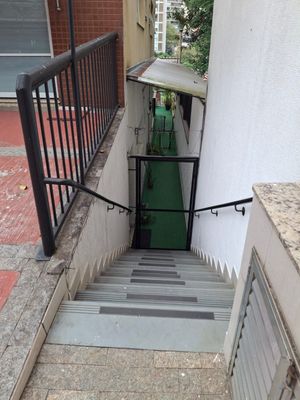 Image 8 - 880544