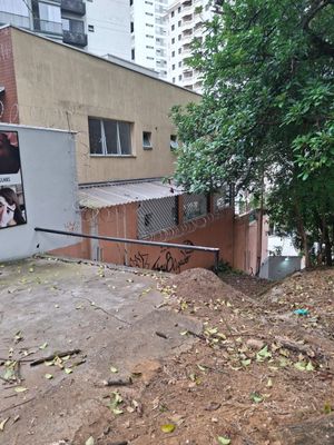 Image 7 - 880544