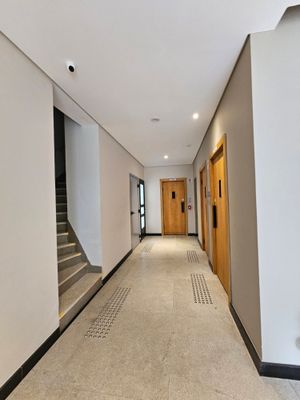 Image 76 - 880546