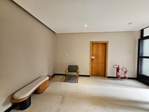 Image 71 - 880546