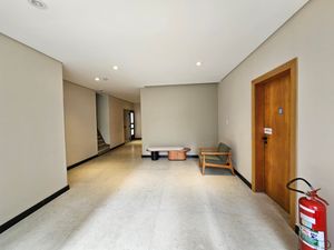 Image 73 - 880546
