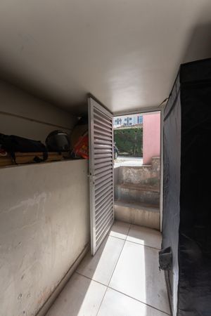 Image 33 - 880547