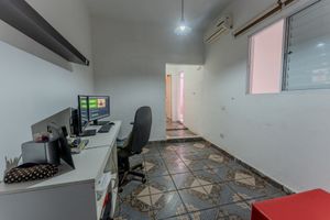 Image 22 - 880547